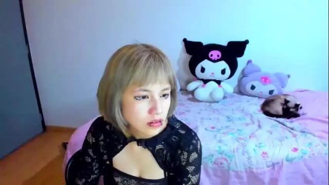 Image 10 of azu_moure Stream on Chaturbate on 14 days ago