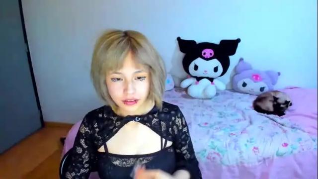 Image 12 of azu_moure Stream on Chaturbate on 14 days ago