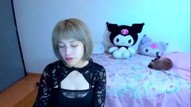 Image 2 of azu_moure Stream on Chaturbate on 14 days ago