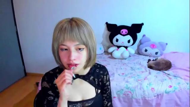 Image 3 of azu_moure Stream on Chaturbate on 14 days ago
