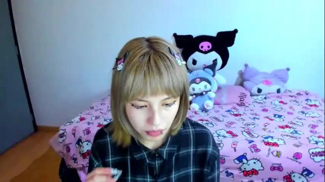 Image 11 of azu_moure Stream on Chaturbate on 10 days ago