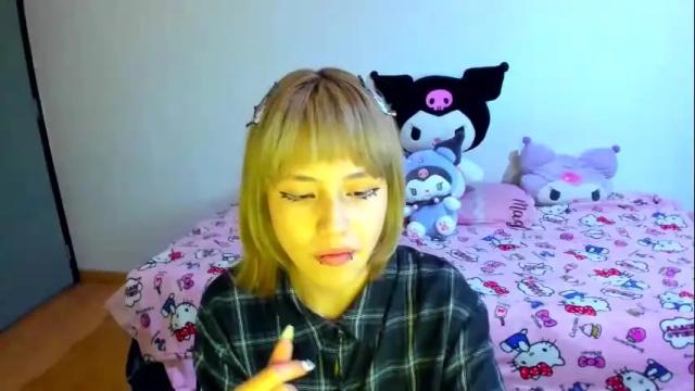 Image 12 of azu_moure Stream on Chaturbate on 10 days ago