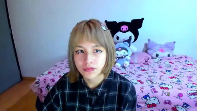 Image 2 of azu_moure Stream on Chaturbate on 10 days ago