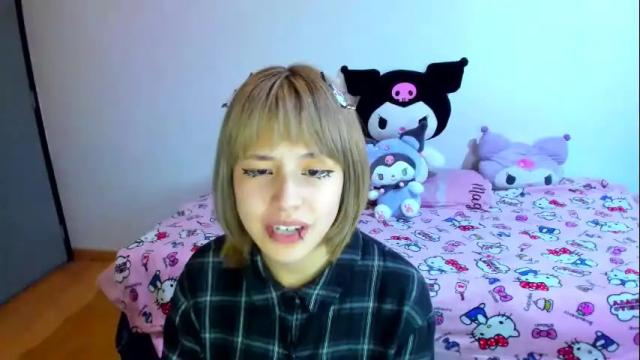 Image 3 of azu_moure Stream on Chaturbate on 10 days ago
