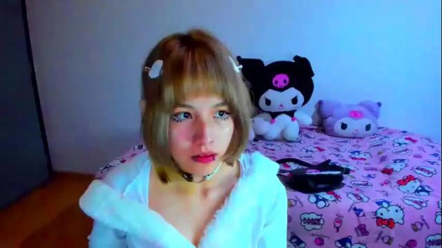 Image 4 of azu_moure Stream on Chaturbate on 3 days ago
