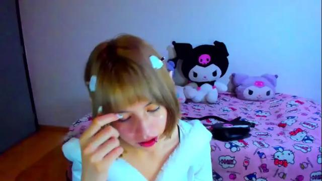 Image 6 of azu_moure Stream on Chaturbate on 3 days ago
