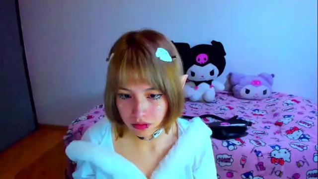 Image 8 of azu_moure Stream on Chaturbate on 3 days ago
