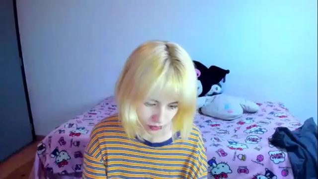 Image 2 of azu_moure Stream on Chaturbate on 4 months ago