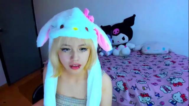 Image 4 of azu_moure Stream on Chaturbate on 4 months ago