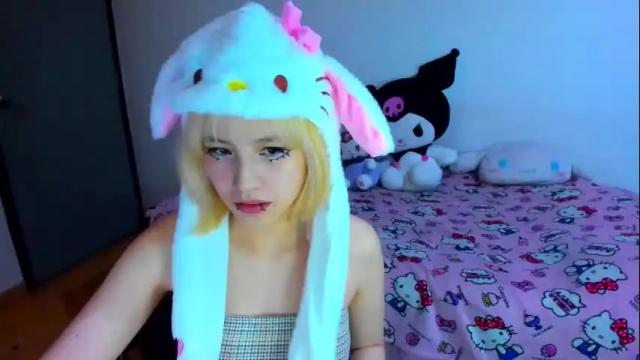 Image 8 of azu_moure Stream on Chaturbate on 4 months ago