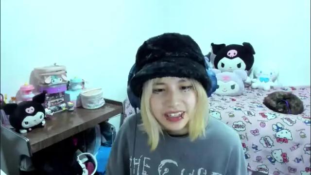 Image 4 of azu_moure Stream on Chaturbate on 2 months ago