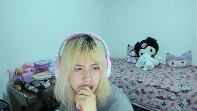 Image 12 of azu_moure Stream on Chaturbate on 1 month ago