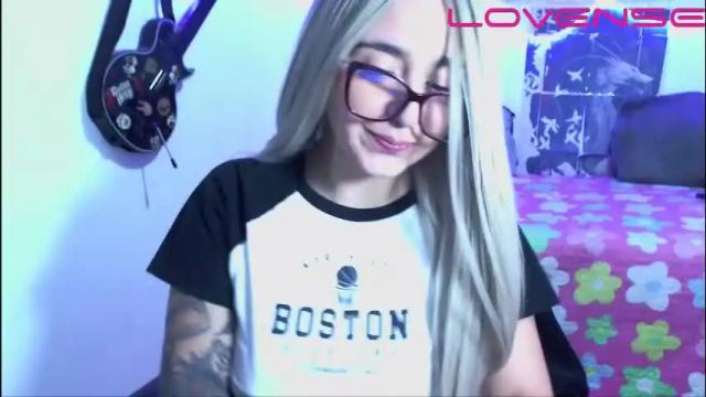 Image 3 of azul_berry Stream on Chaturbate on 7 months ago