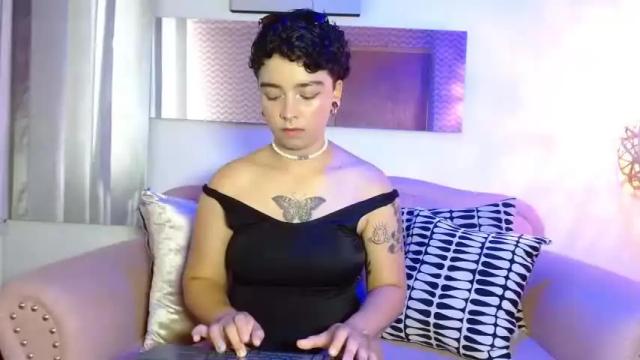 Image 2 of azulbernald Stream on Chaturbate on 16 months ago