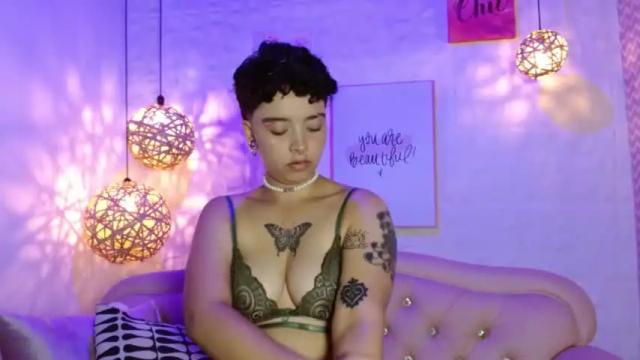 Image 4 of azulbernald Stream on Chaturbate on 15 months ago