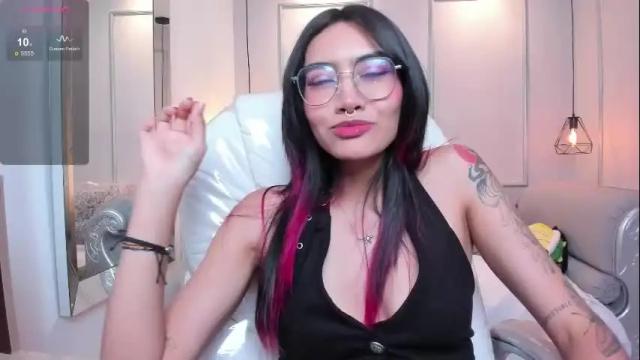 Image 2 of azurakindong Stream on Chaturbate on 1 month ago