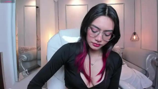 Image 2 of azurakindong Stream on Chaturbate on 28 days ago