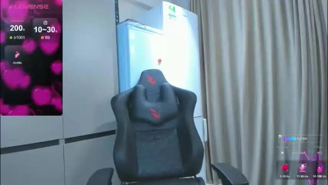 Image 2 of azure_moon Stream on Chaturbate on 22 days ago