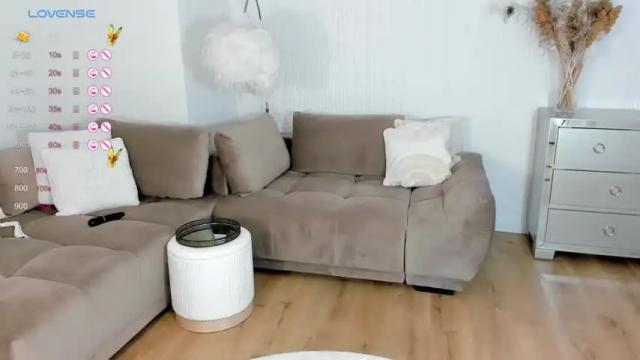 Image 3 of b3llahot Stream on Chaturbate on 14 months ago