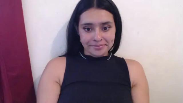 Image 2 of baabeeluu Stream on Chaturbate on 17 months ago
