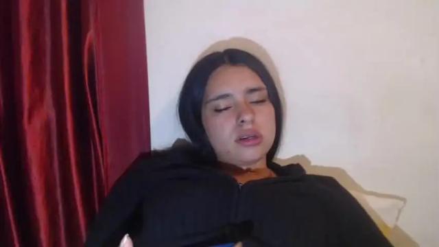 Image 2 of baabeeluu Stream on Chaturbate on 16 months ago
