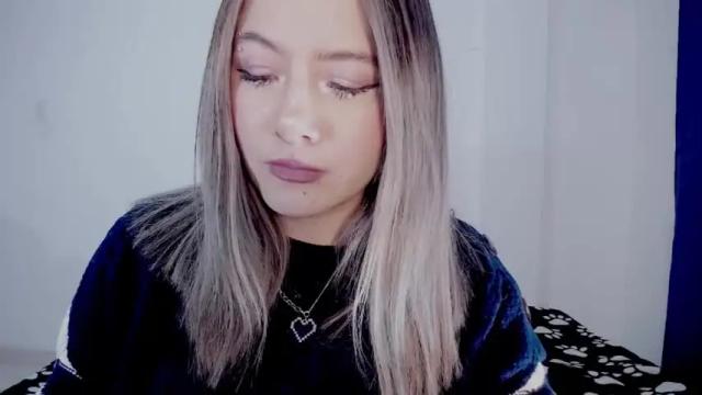 Image 2 of babe_blondie Stream on Chaturbate on 16 months ago
