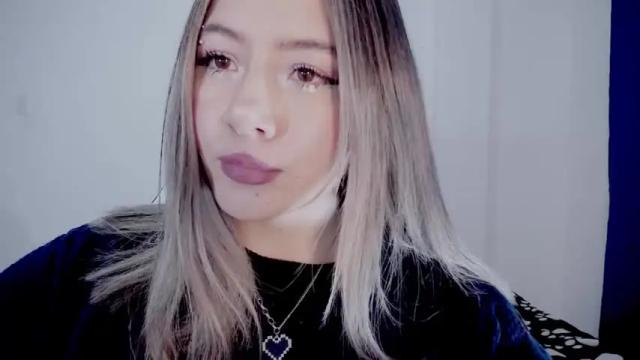 Image 3 of babe_blondie Stream on Chaturbate on 16 months ago