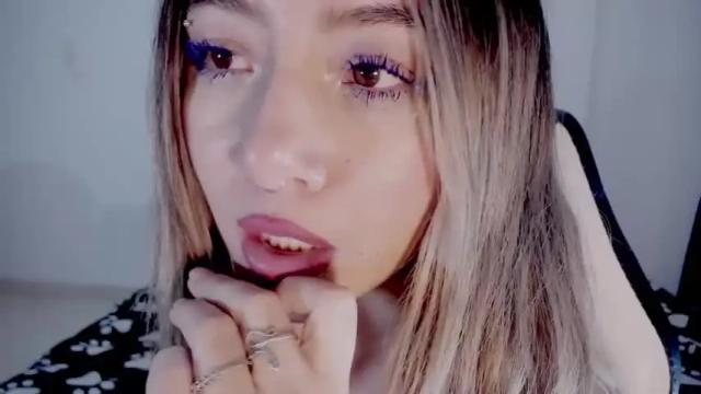 Image 12 of babe_blondie Stream on Chaturbate on 16 months ago