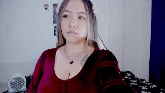 Image 2 of babe_blondie Stream on Chaturbate on 16 months ago