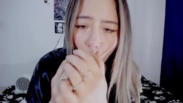 Image 6 of babe_blondie Stream on Chaturbate on 16 months ago