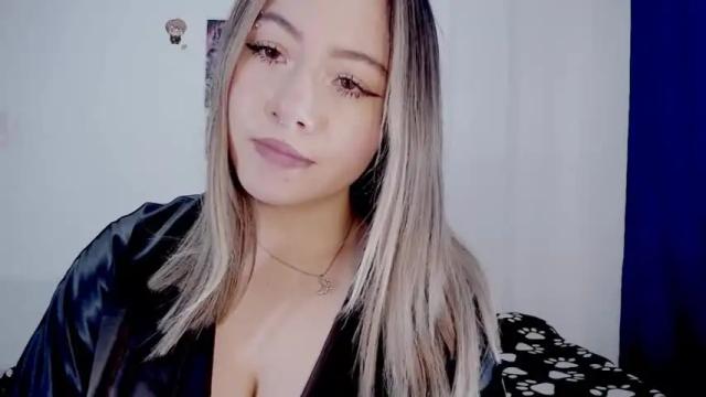Image 8 of babe_blondie Stream on Chaturbate on 16 months ago