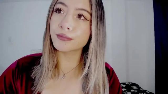Image 2 of babe_blondie Stream on Chaturbate on 16 months ago