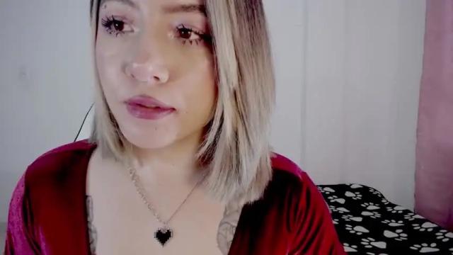 Image 4 of babe_blondie Stream on Chaturbate on 15 months ago