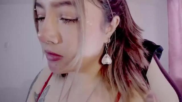Image 2 of babe_blondie Stream on Chaturbate on 14 months ago