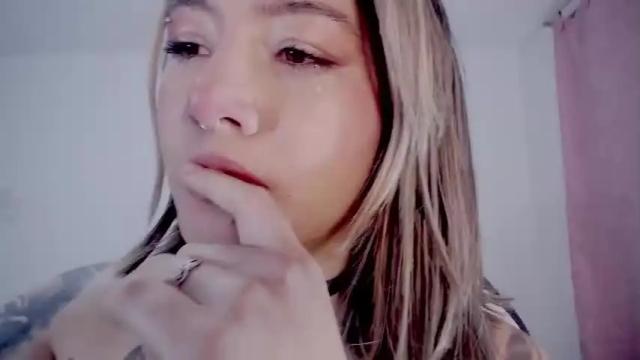 Image 11 of babe_blondie Stream on Chaturbate on 14 months ago