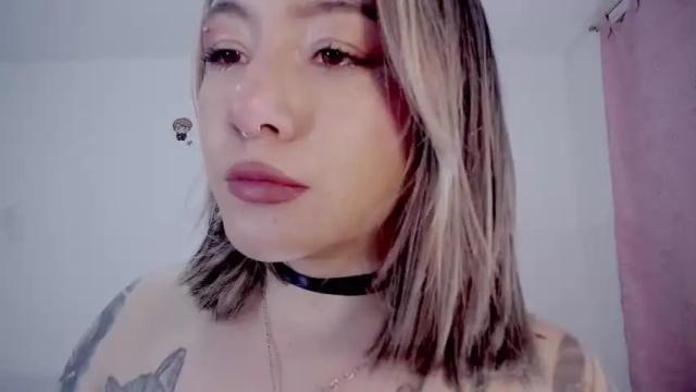 Image 2 of babe_blondie Stream on Chaturbate on 14 months ago