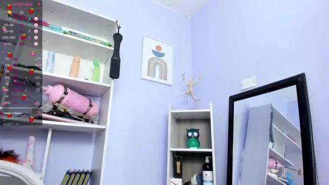 Image 3 of babee_red Stream on Chaturbate on 19 months ago