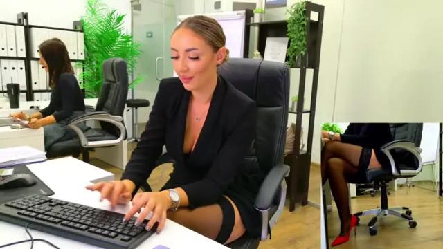 Image 10 of babesgowild Stream on Chaturbate on 28 days ago