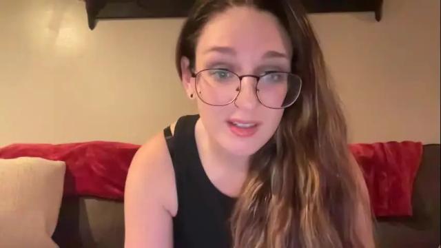 Image 3 of baby_girl_sub Stream on Chaturbate on 17 months ago