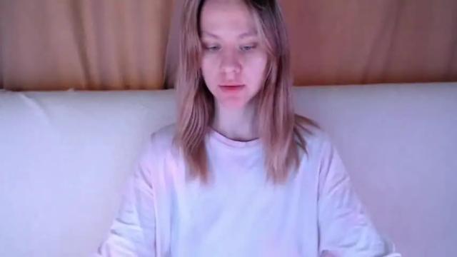 Image 2 of baby_kitte Stream on Chaturbate on 18 months ago