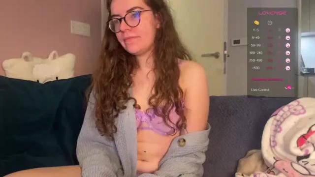 Image 12 of babycarriexx Stream on Chaturbate on 16 months ago
