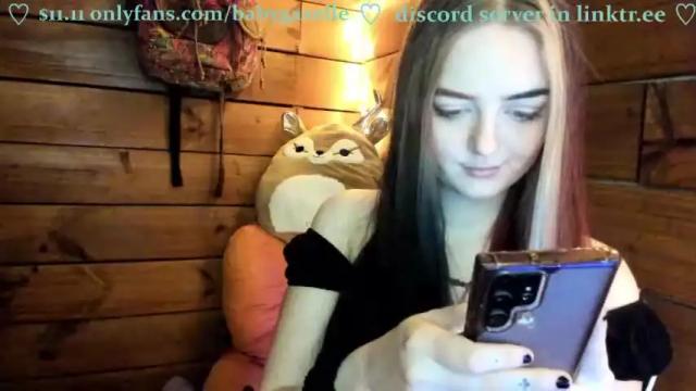 Image 2 of babygaxelle Stream on Chaturbate on 15 months ago