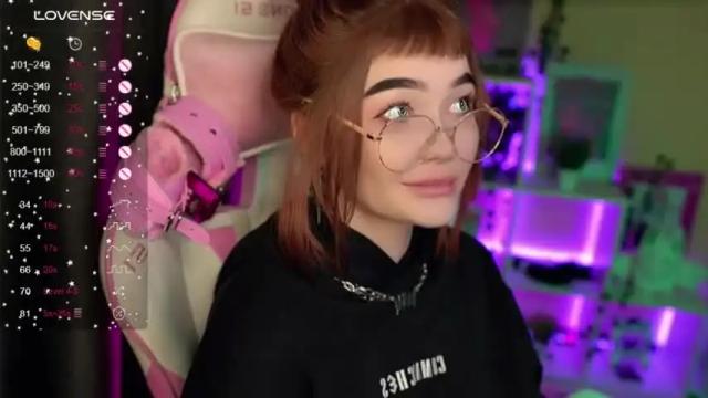 Image 4 of babyroxynill Stream on Chaturbate on 14 months ago