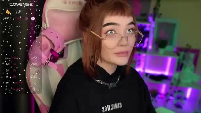 Image 7 of babyroxynill Stream on Chaturbate on 14 months ago