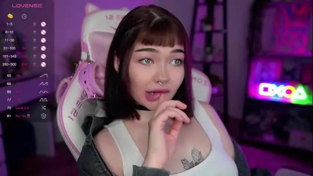 Image 8 of babyroxynill Stream on Chaturbate on 1 month ago