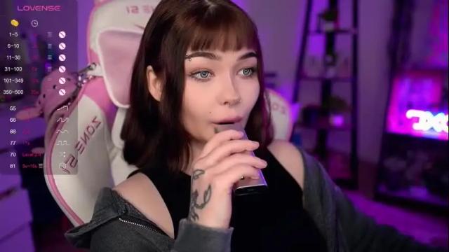 Image 3 of babyroxynill Stream on Chaturbate on 1 month ago