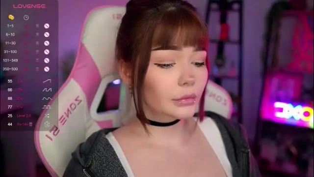 Image 4 of babyroxynill Stream on Chaturbate on 3 months ago
