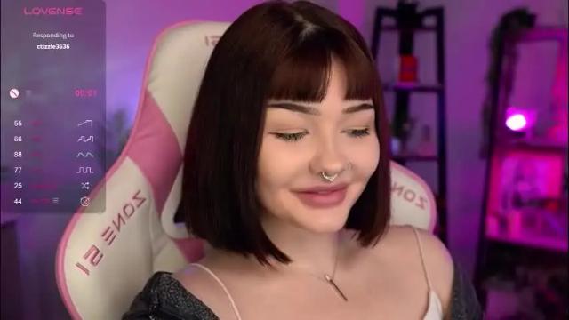Image 3 of babyroxynill Stream on Chaturbate on 1 month ago