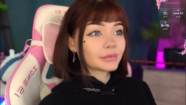 Image 3 of babyroxynill Stream on Chaturbate on 21 days ago