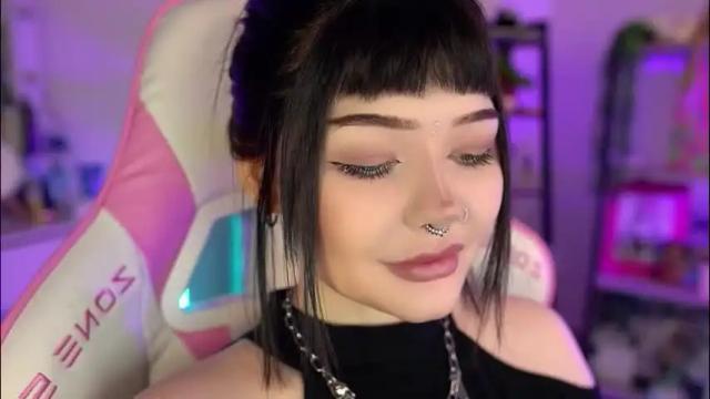 Image 2 of babyroxynill Stream on Chaturbate on 1 month ago